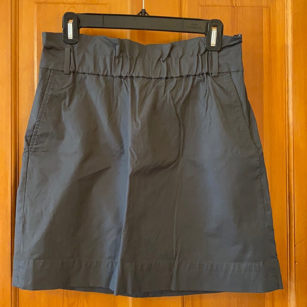 Banana Republic | Skirt w ruffled waist and pocket